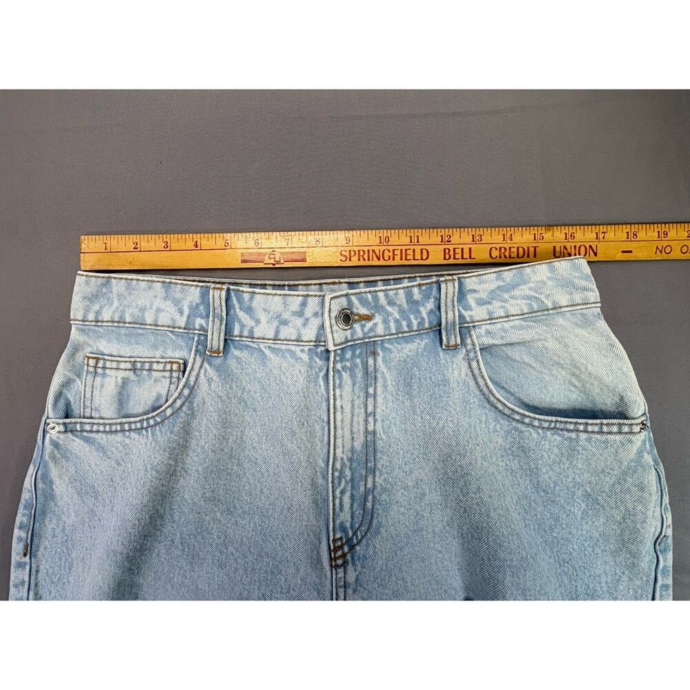 Pretty Little Thing PLT Jeans US 8 Light Blue Wash Distressed Straight Leg NWT - Picture 5 of 11